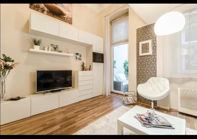 Center Studio With Sauna And Patio Appartamento *